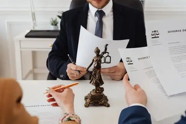 our fees Tunbridge Wells from EH Mediation - image of couple in joint mediation meeting